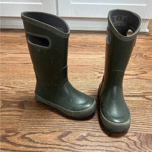 Size 12 bogs rain boots